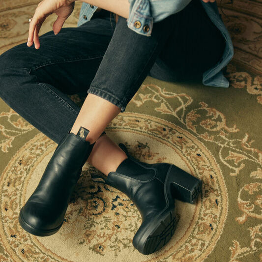 Blundstone Womens Elastic Sided Black Heel Boot - 2365 | Blue Heeler Boots