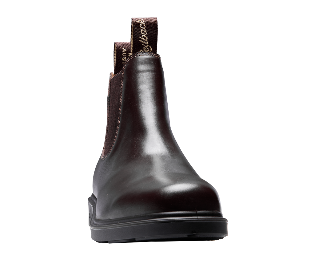 Redback Muster Elastic Sided Soft Toe Boot Mahogany Giovani - lifestyle worn