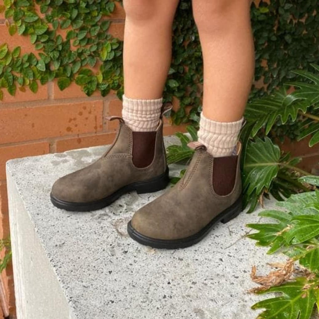 Blundstone store kids boots